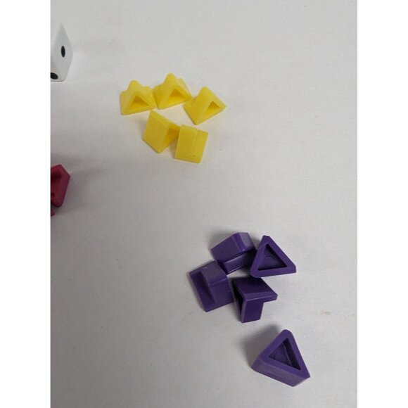 Hasbro 2005 Trivial Pursuit DVD Pop Culture 2 Game Replacement Pie Pieces Dice - Picture 2 of 4